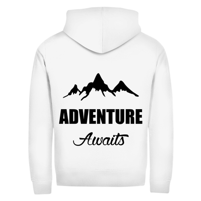 Herren Zipper Hoodie in Weiß mit Adventure Awaits Design auf dem Rücken