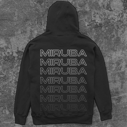 Unisex Oversize Hoodie in Schwarz mit einem MIRUBA Schriftzug auf dem Rücken